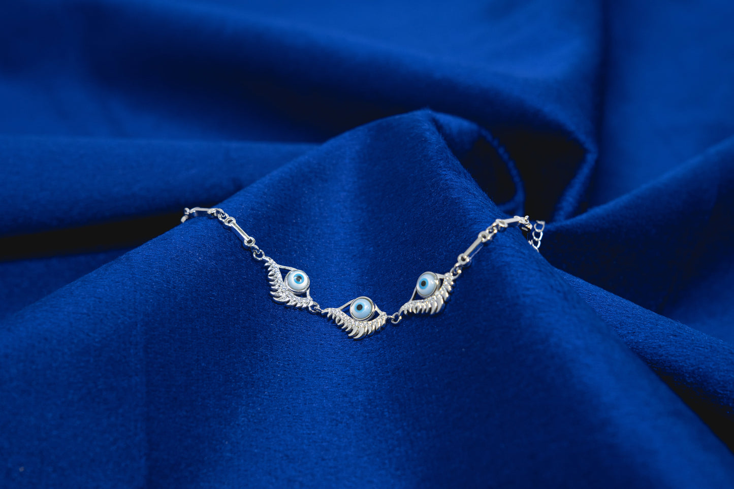 Evil eye adjustable light weight Bracelet 925