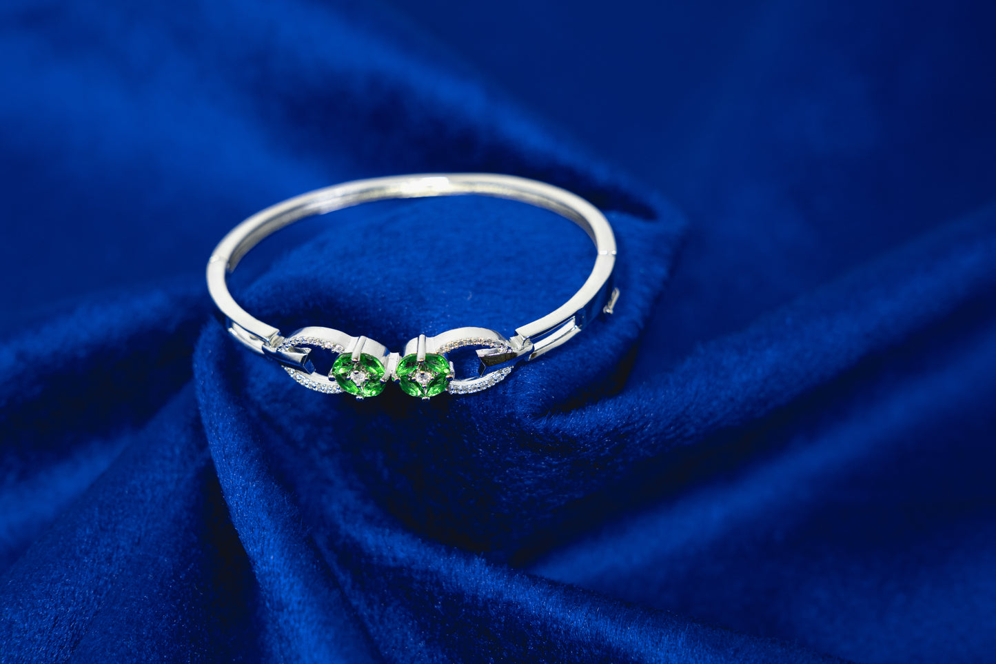 Fancy Bangle with Dual Green Stones 925