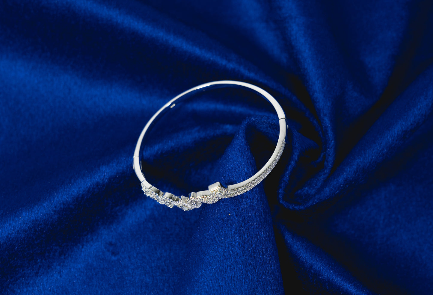 Elegant Stoned Bangle 925