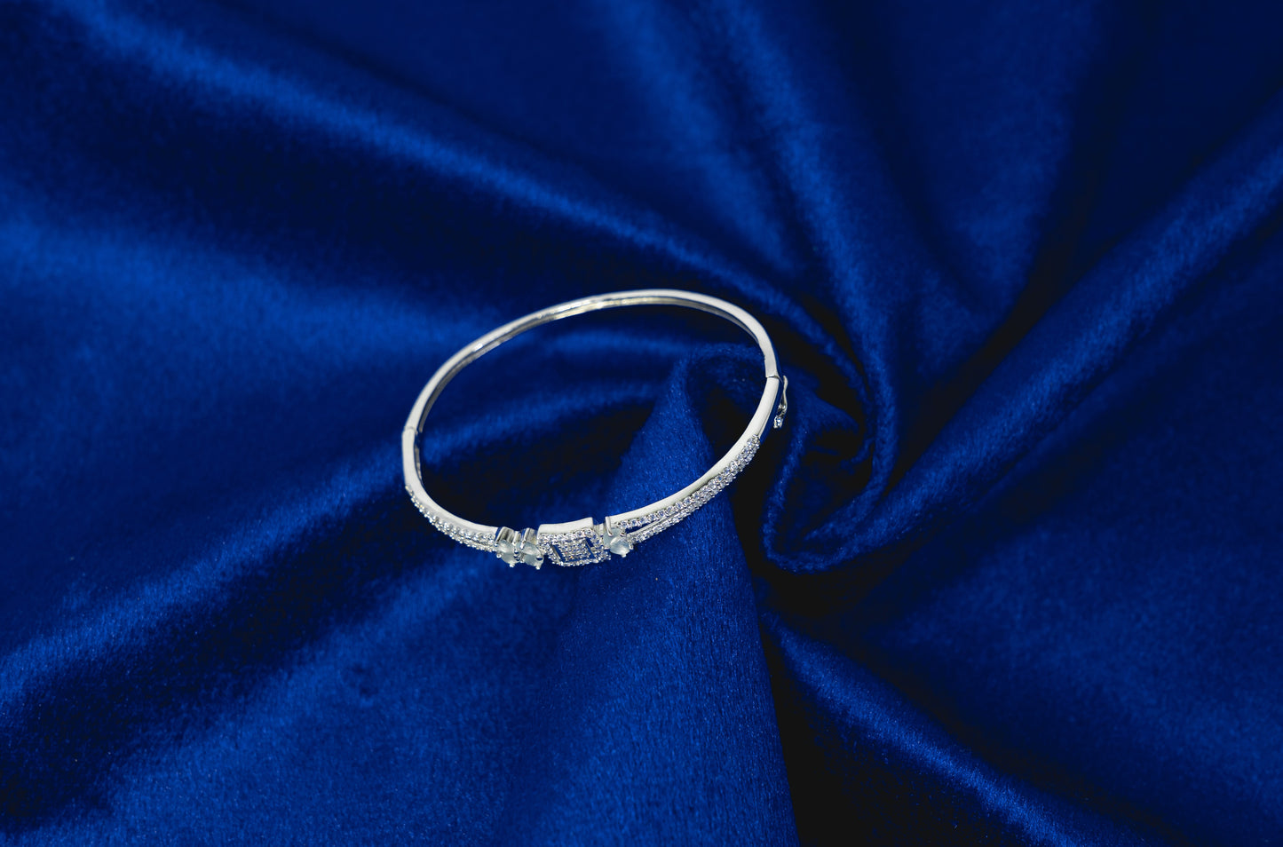 Fancy Bangle Embedded with Stones 925