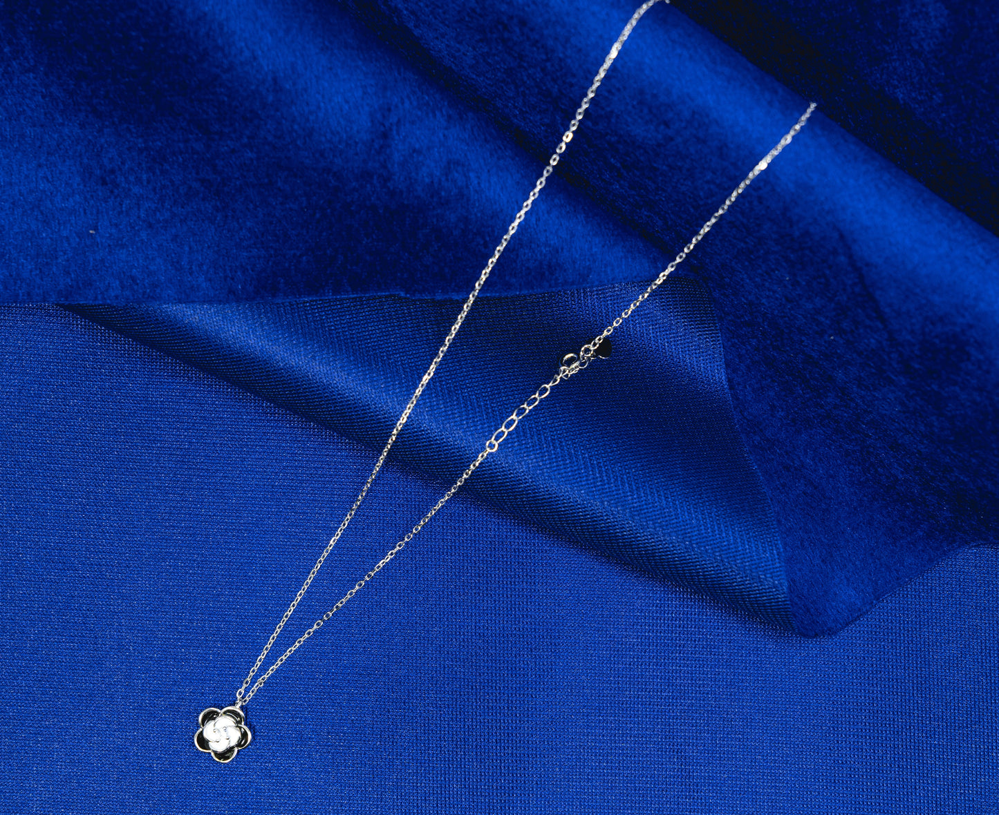 Silver Necklace 925 Flower Shaped Pendant