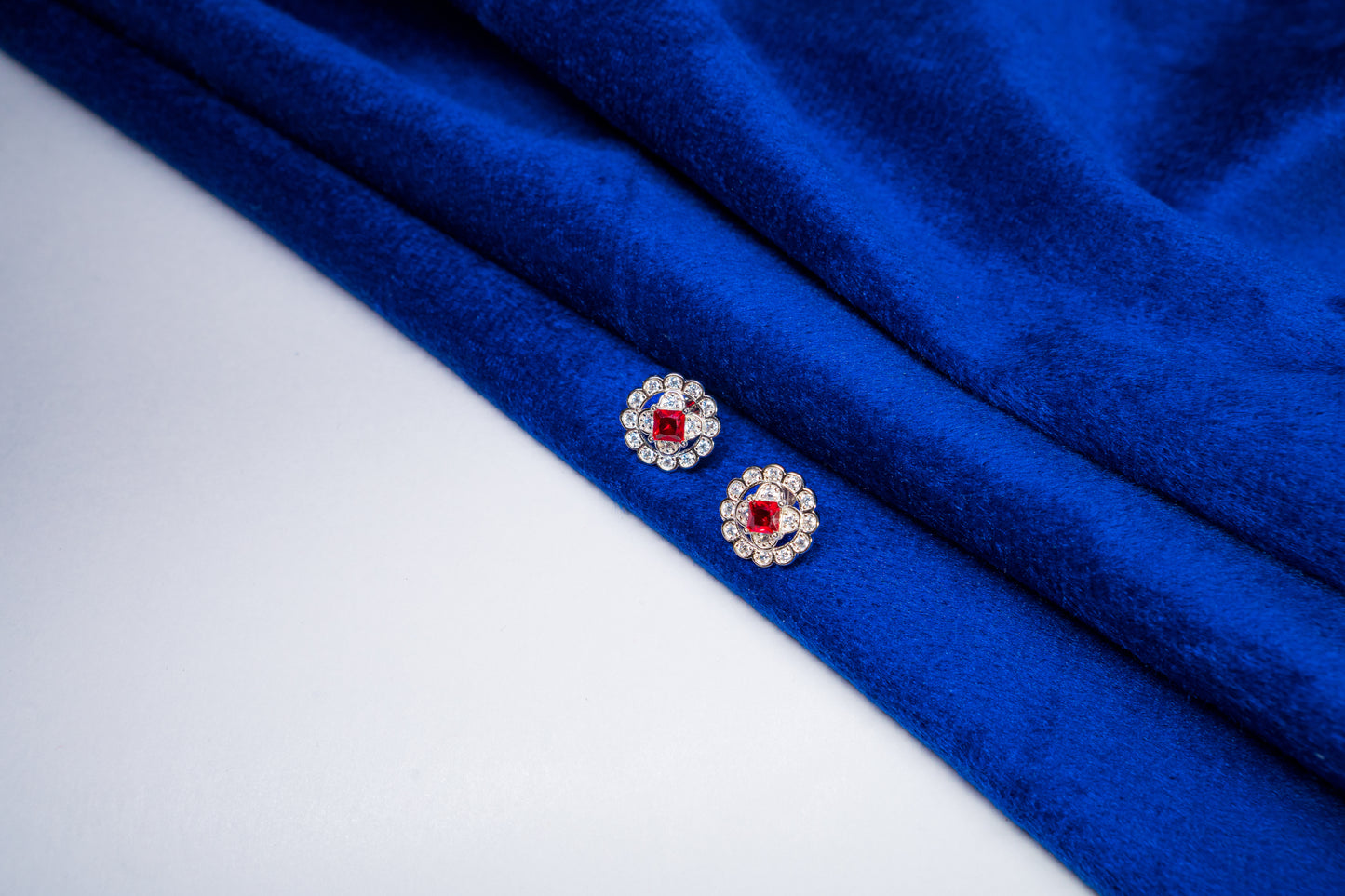 Silver Earrings Studs Shinning Red Stone 925