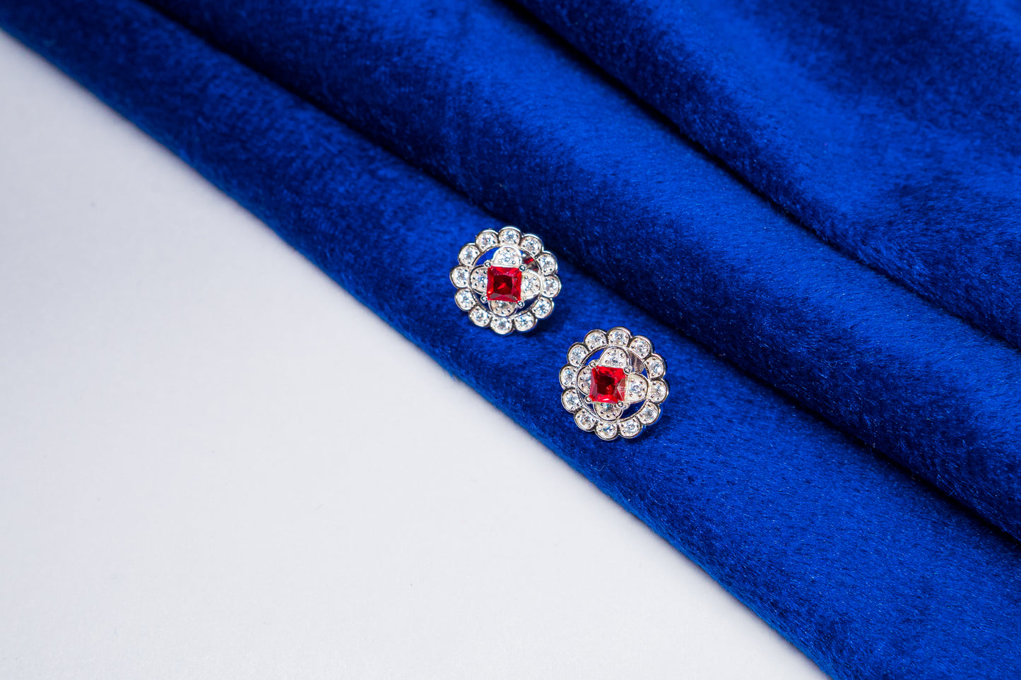 Silver Earrings Studs Shinning Red Stone 925