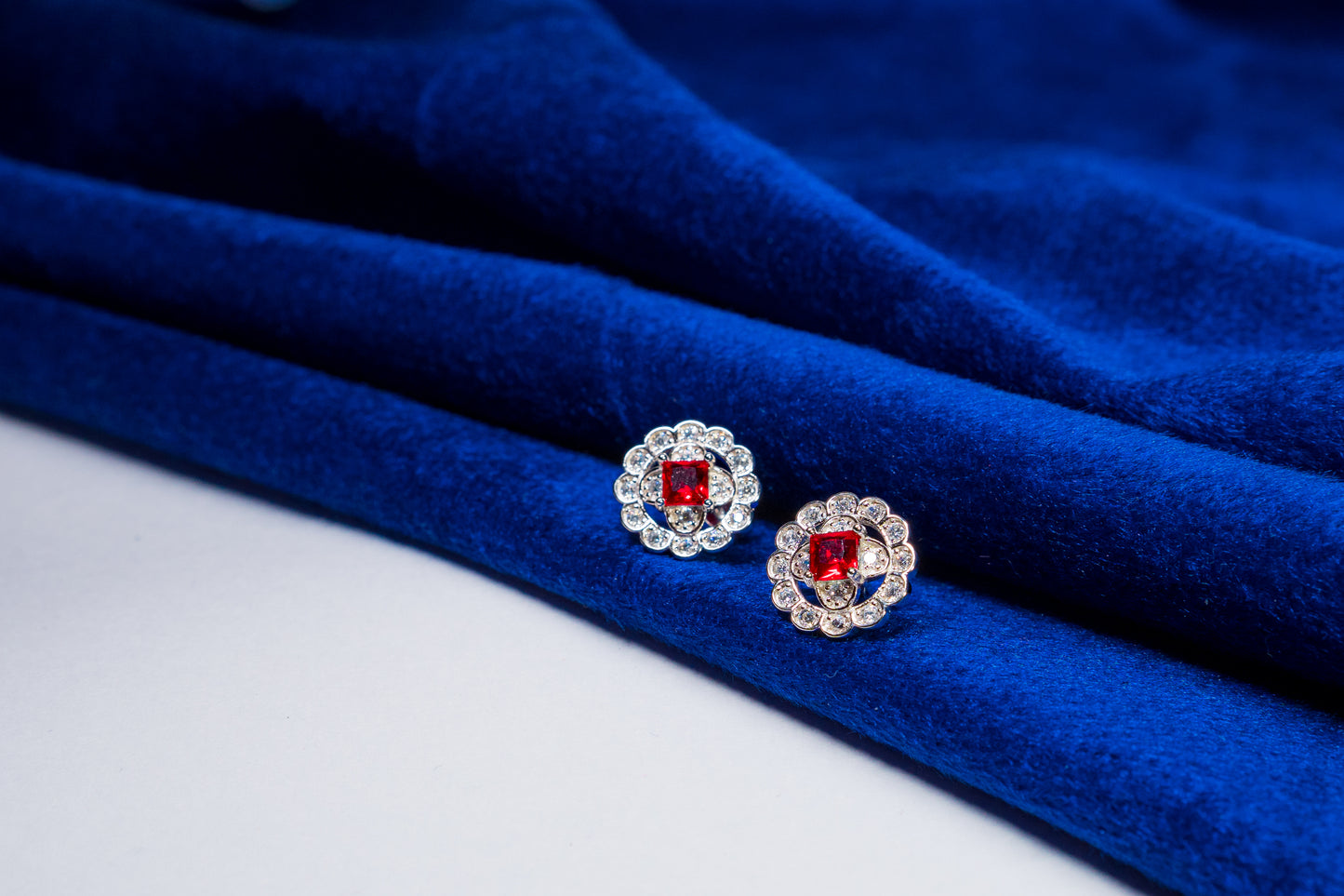 Silver Earrings Studs Shinning Red Stone 925