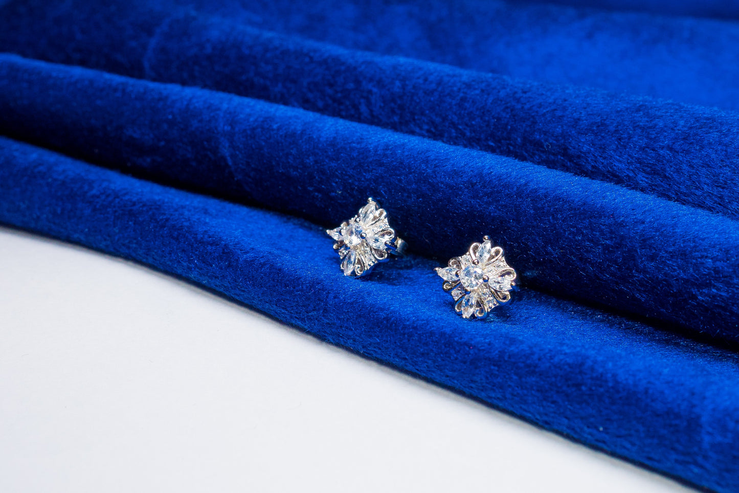 Silver Earrings White Stone 925