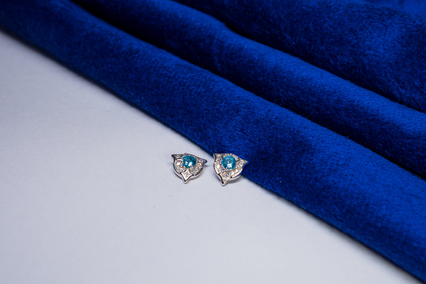 Silver Earrings Light Blue Stone 925