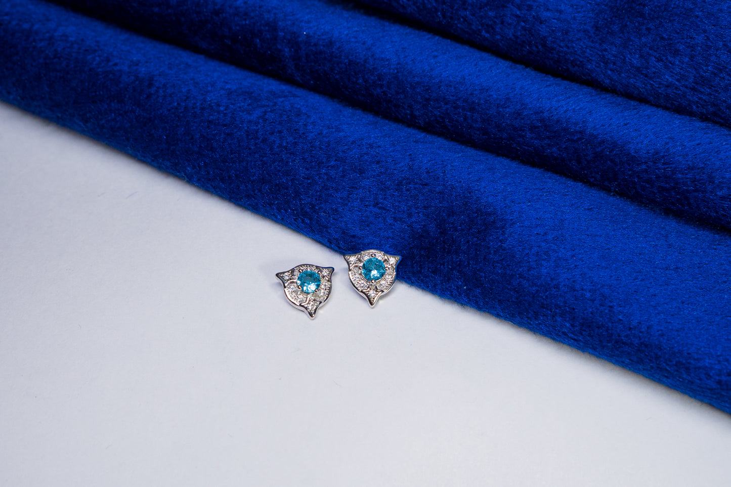 Silver Earrings Light Blue Stone 925