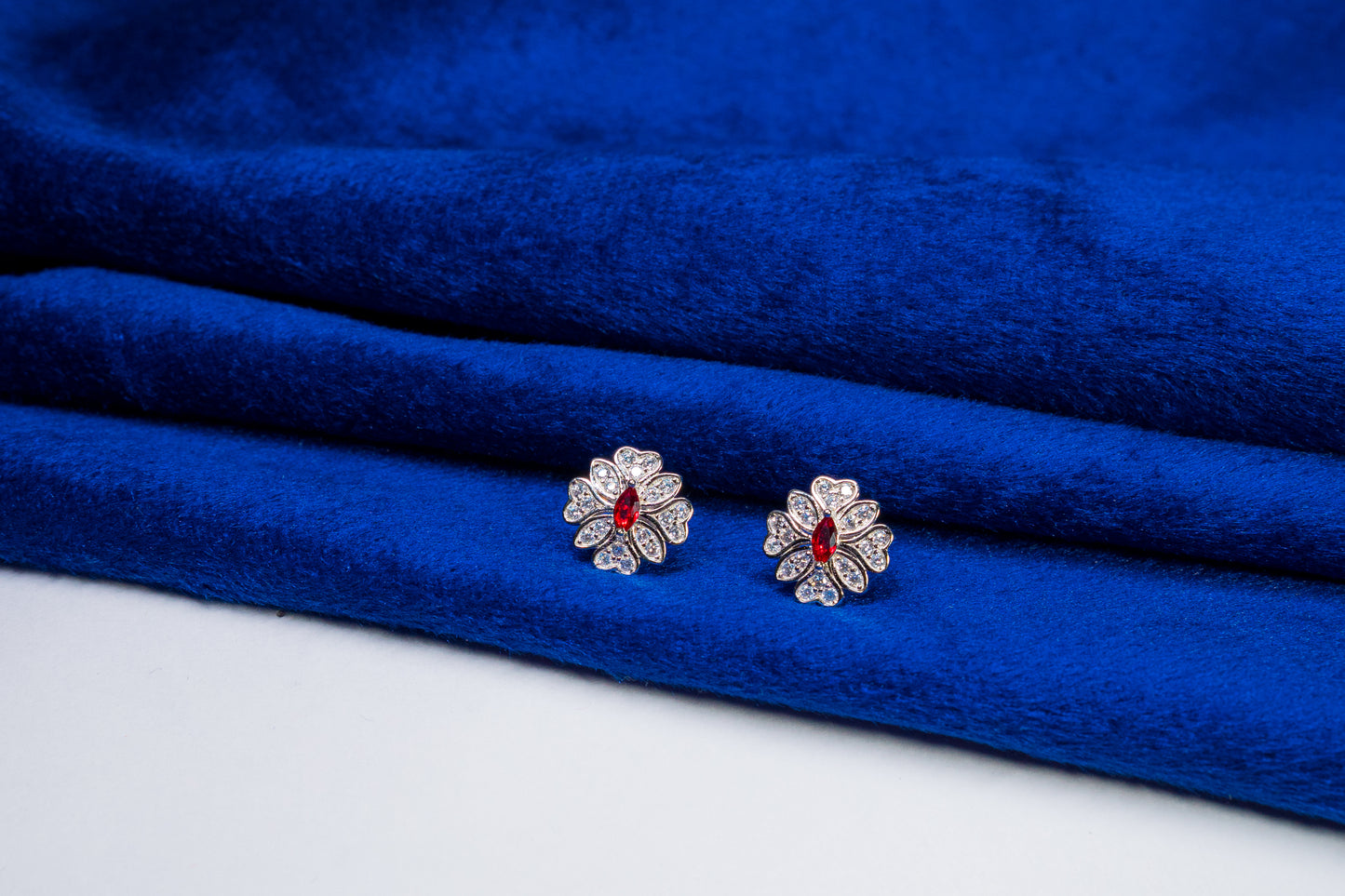 Silver Flower Studs Red Stone 925