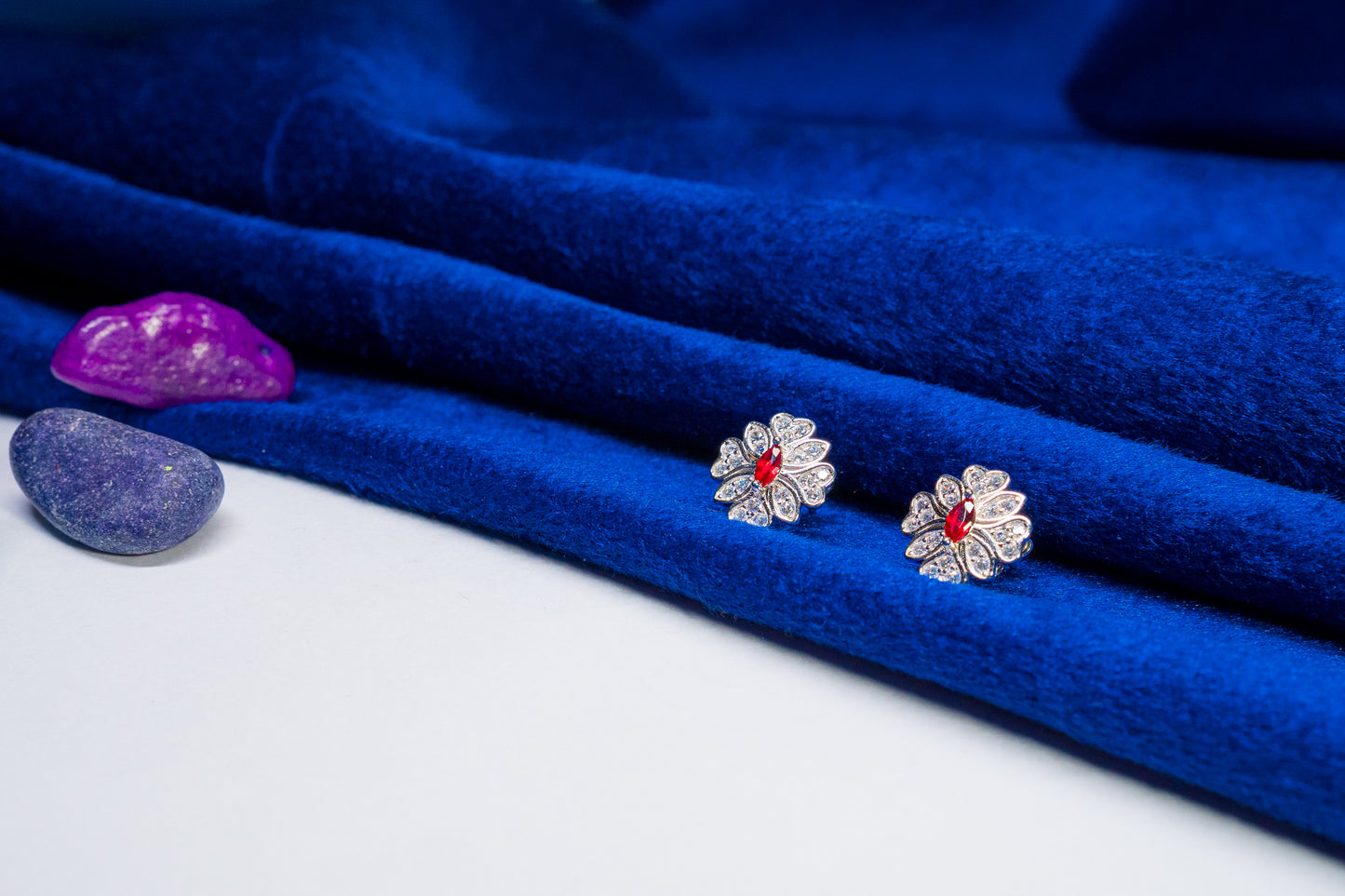 Silver Flower Studs Red Stone 925
