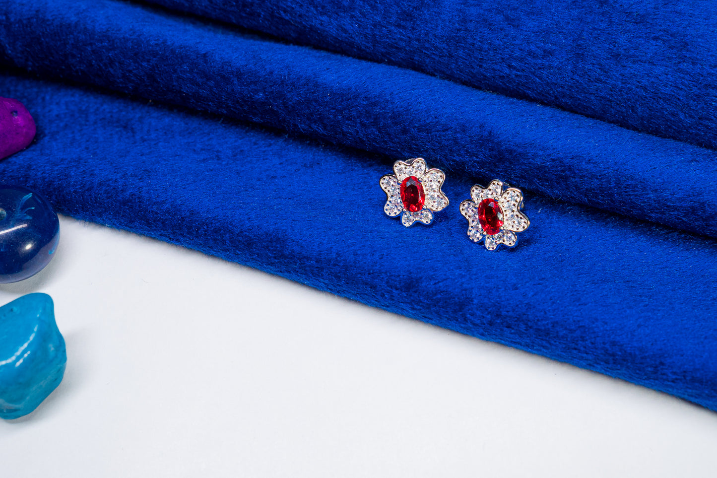Silver Flower Studs Red Stone 925