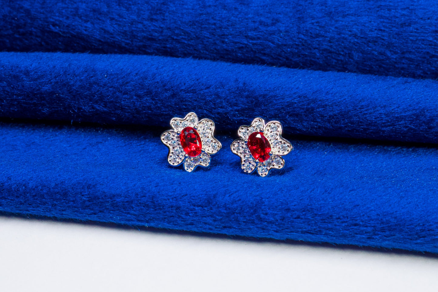Silver Flower Studs Red Stone 925